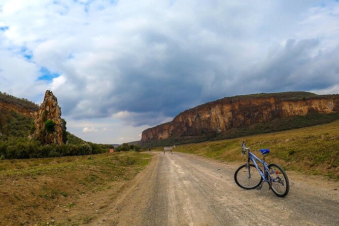 1 Day Bike Tour to Hell’s Gate And Lake Naivasha - Lunch in Naivasha: when the day turns from park to town