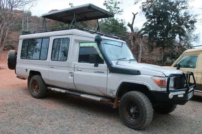 1 Day Tsavo East Safari Discovery of Kenya's Wildlife - Private jeep advantages: flexibility, comfort, and drivers who know the rhythm