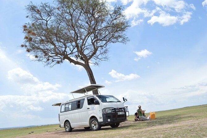 3-Days Maasai Mara Camping Safari on 4x4 Land Cruiser Jeep - Day 3: Breakfast, return to Nairobi, and the Mai-Mahiu lunch stop