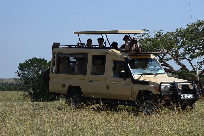 4 Days Safari Lake Nakuru NP Naivasha and Masai Mara - The drive to Masai Mara: 300 km of patience