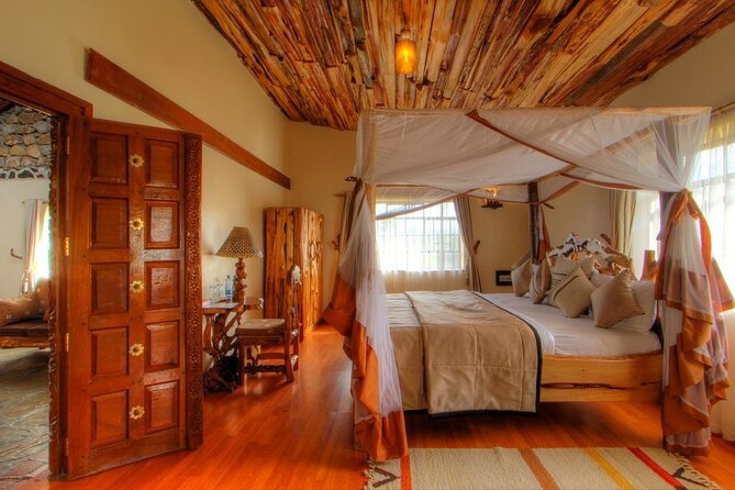 7 Days Private 4 star lodges Safari by LandCruiser from Nairobi - Hell’s Gate Plus Lake Naivasha: White Rhinos, Biking, and Hippos by Boat