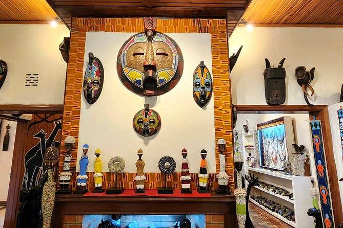 African Gemstones, Garnets Jewelry, Beads & Crafts Shopping Tour - Gemstones and pricing, how to shop smarter during a guided tour