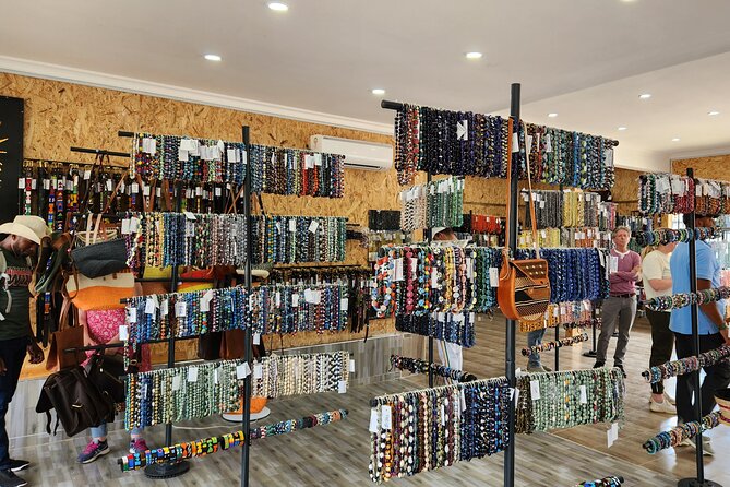 African Gemstones, Garnets Jewelry, Beads & Crafts Shopping Tour - Should you book Rustic Nature Tours for this gemstone and craft shopping day?
