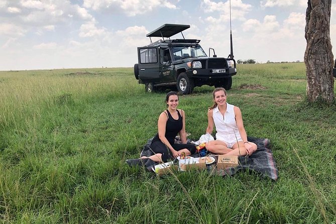 African Wildlife & Nature - 5 Kenya national parks - 6 day Jeep Safari - Day 1: Tsavo West National Park, Volcano Vibes and a Rhino Sanctuary Shot