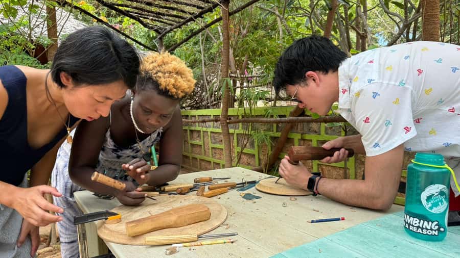 Beginner Swahili Woodcarving Classes with Woman Woodcarver - Your 3-hour class, from first tools to a finished souvenir