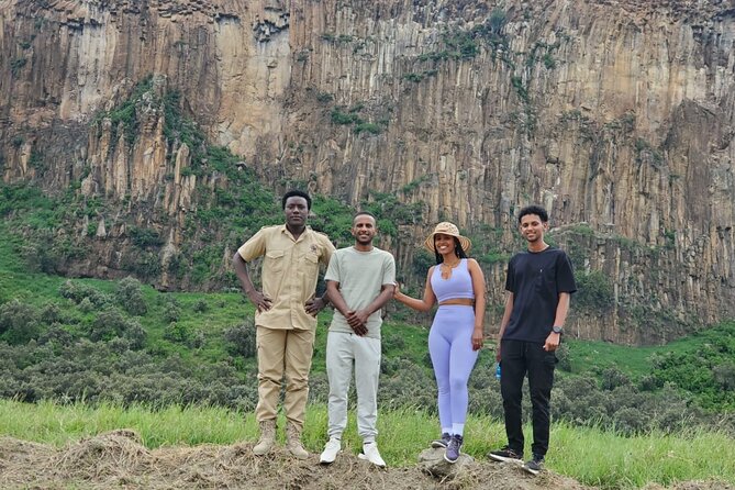 Bike Tour at Hell's Gate National Park, Boat Ride at L. Naivasha - Maasai market at the gorges entrance: culture mixed into the route
