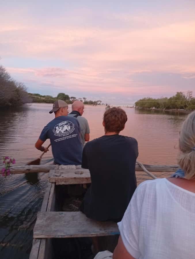 Diani Beach: Kongo River Sunset Experience in a canoe - What happens before sunset: the short briefing and boarding