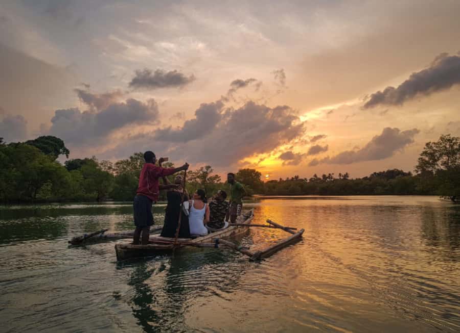 Diani Beach: Sunset Dhow Cruise with Dinner - Estuary Beach, then straight onto the river