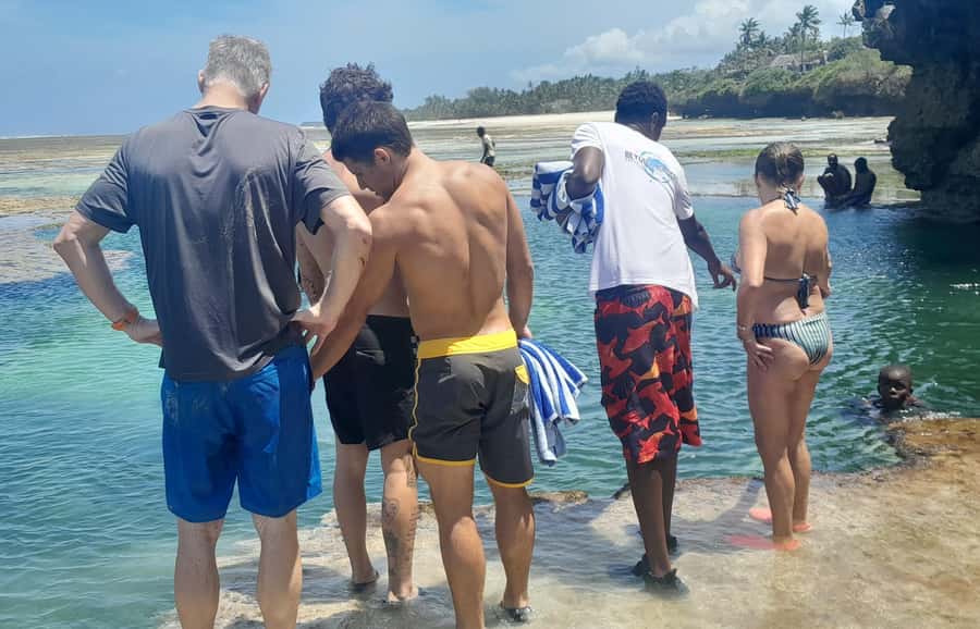 Diani: Full day Guided tour in Tiwi beach & Diani - Low tide timing: the day depends on the sea, not your mood