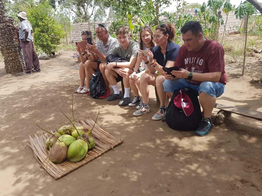 Diani: Giriama Cultural Dance Show and Local Village Tour - Stop 1: Ibiza Market, where community trade starts the story