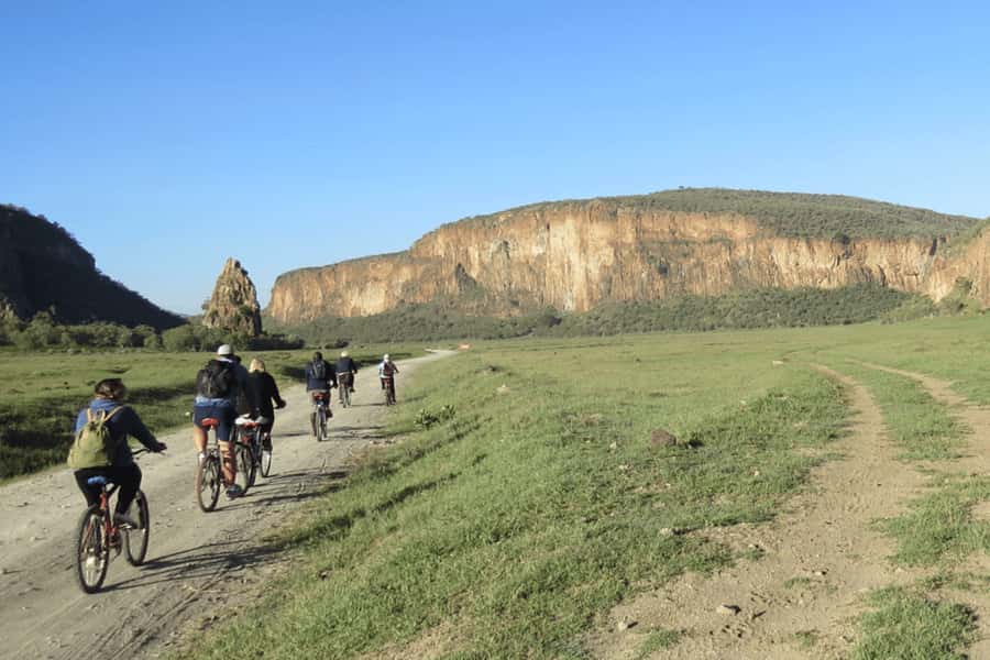 From Nairobi: 2-Day Naivasha Safari with Accommodation - Naivasha Lodge Evening: Meals, Reset Time, and What to Do Before Bed
