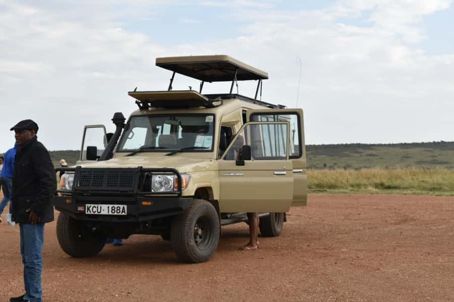 From Nairobi: 3 - Days Maasai Mara Group Safari by 4WD - Nairobi Pickup and the Great Rift Valley Viewpoint Stop