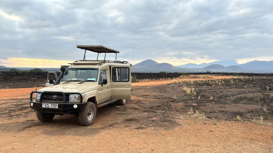 From Nairobi: 4-Day Maasai Mara and Lake Nakuru Group Safari - Nairobi to Maasai Mara, the Rift Valley viewpoint sets the tone