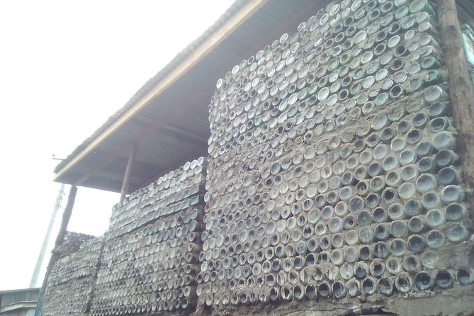 Full Day Kibera Slum Tour - Getting from Nairobi to Greenhouse mall and into the neighborhood