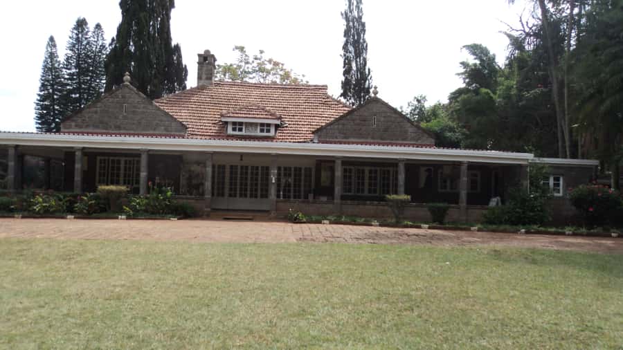 Giraffe Center and Karen Blixen Museum Tour from Nairobi - Giraffe Center: Why Semi-Wild Rothschild Giraffes Feel Real