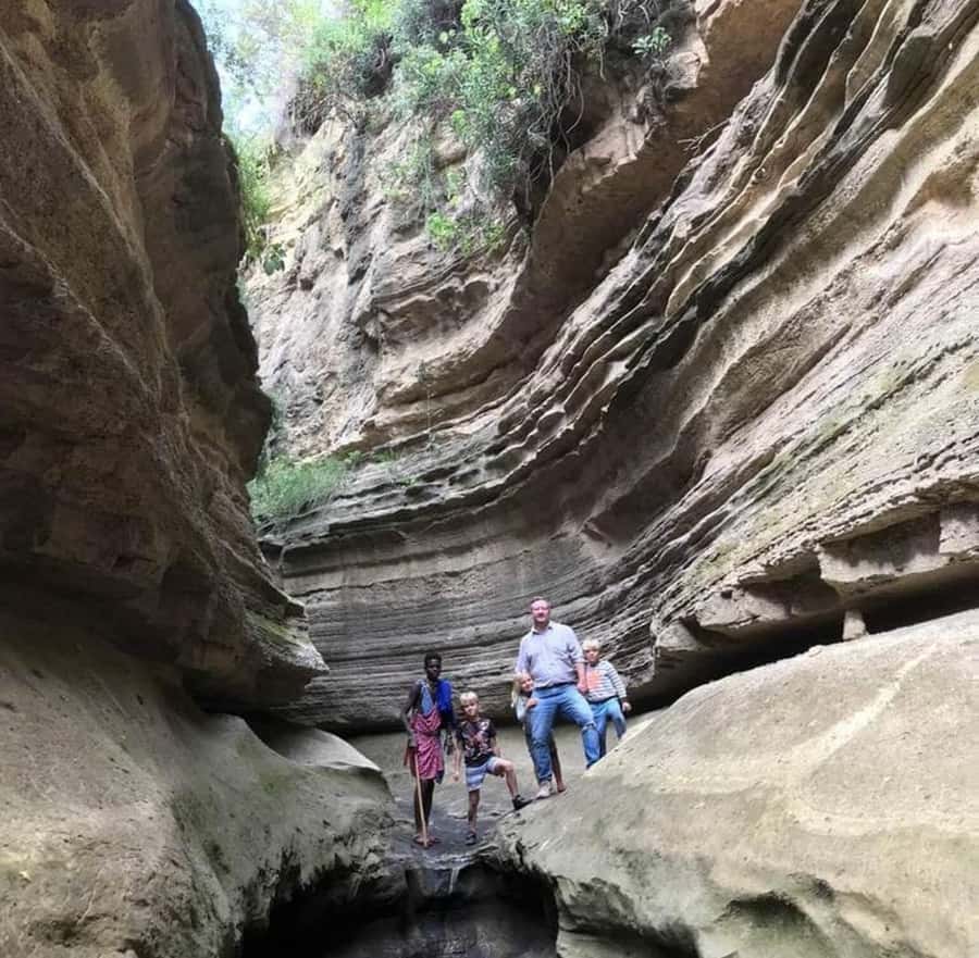 Group joining day tour to Hell's Gate and Lake Naivasha - Entering the Rift Valley: How the day starts