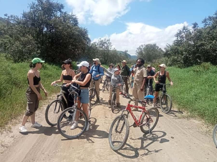 Group joining day tour to Hell's Gate and Lake Naivasha - Timing and the 7-hour day feel