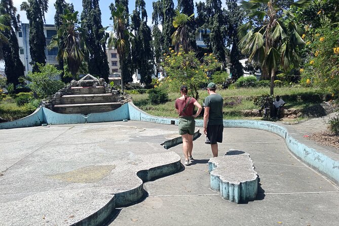 Half day city tour of mombasa - Swaminarayan Hindu temple and Uhuru Gardens for a calmer rhythm