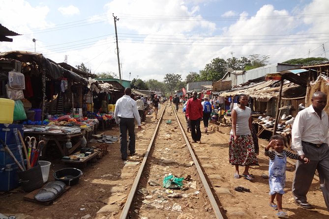 Kibera Slum Experience with Local Guide Born There - What makes a local guide so valuable here