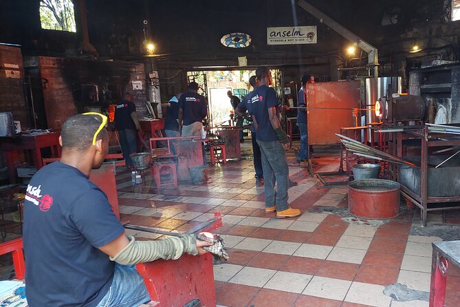 Kitengela Anselm Hot Glass tour - Arriving at Kitengela Hot Glass: Welcome and What You See First