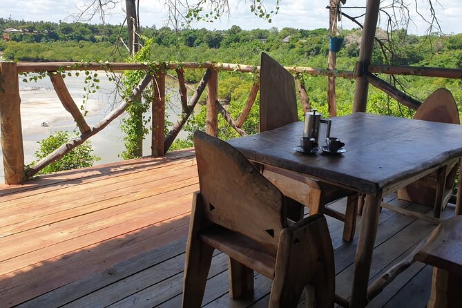 Magical Storytelling Swahili Dinner in the Bushbaby Treehouse - From Naivas Supermarket to sundowner at the creek (5:00 pm start)