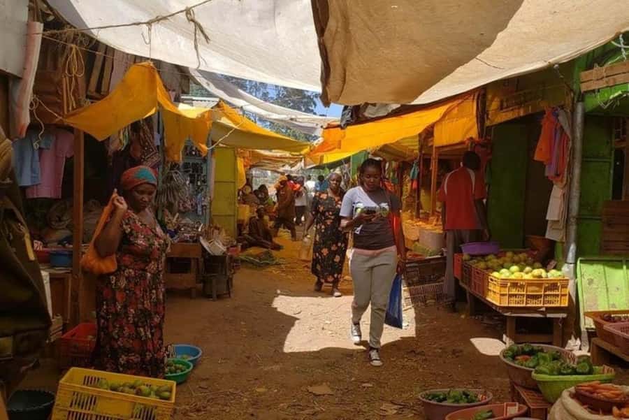 Market Tour and Traditional Kenyan Cooking Class in Nairobi - From K Mall Komarock to the market: your 4-hour flow