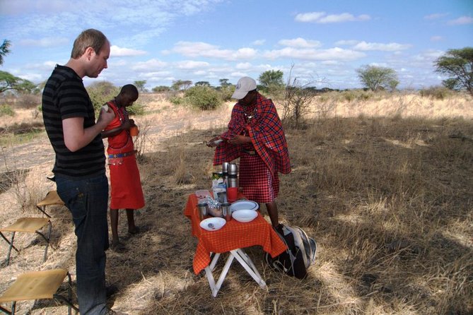 Masai Mara Game Reserve Safari Tour, 4 Days 3 Nights - 4x4 transport, WiFi on board, and the small comfort wins