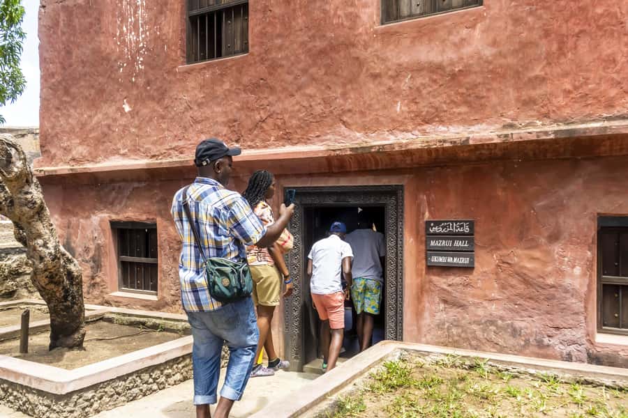Mombasa City Tour: Fort Jesus Museum, Old Town & Haller Park - Mombasa Old Town Walking Route, Markets, Souvenirs, and Swahili-Style Streets