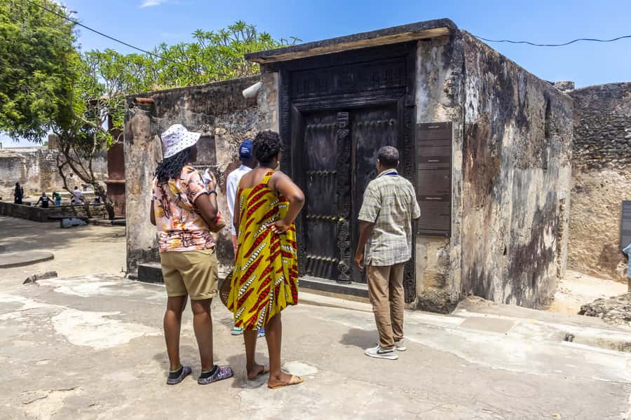 Mombasa City Tour: Fort Jesus Museum, Old Town & Haller Park - Time, Pace, and Getting Around Without Stress