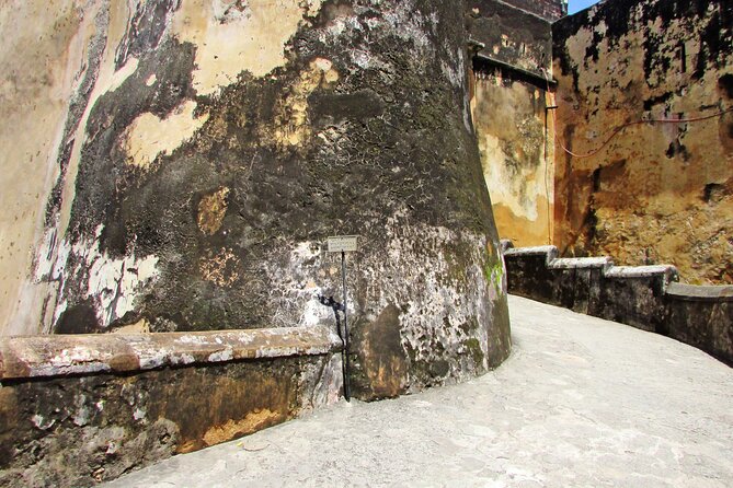 Mombasa City Tour - Fort Jesus, Old Town, Spice Town & Craft - Marikiti Mtaani spice market: practical smells and talk you’ll actually remember