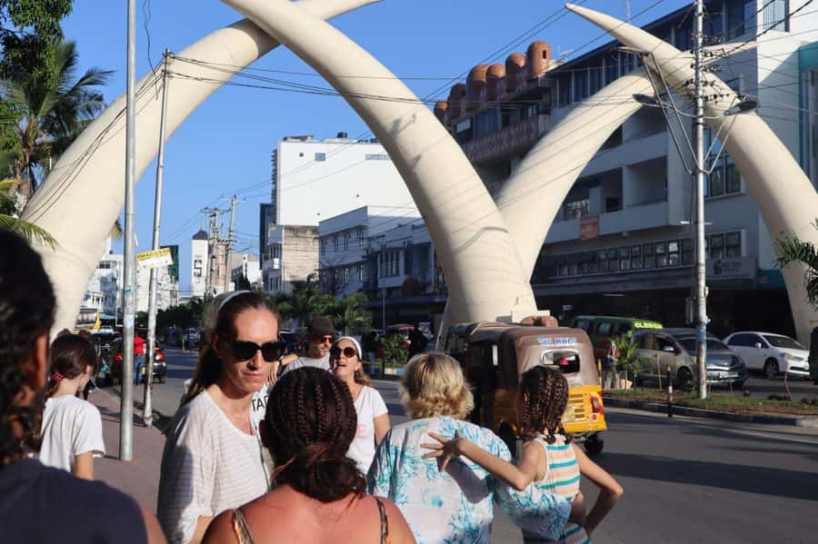 mombasa city tour full day - Moi Avenue and the elephant tusks gateway photo stop