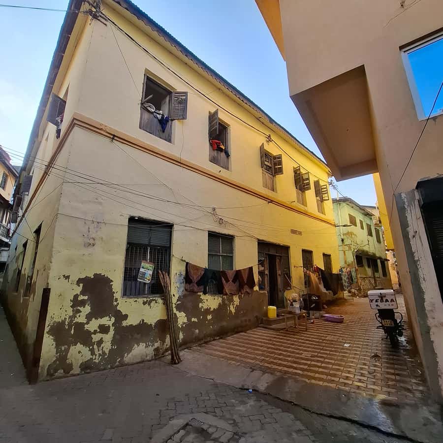 MOMBASA:FortJesus,OldTown,SpiceMarket, Shiva Temple DayTour. - Price and value: getting your money’s worth at four key stops