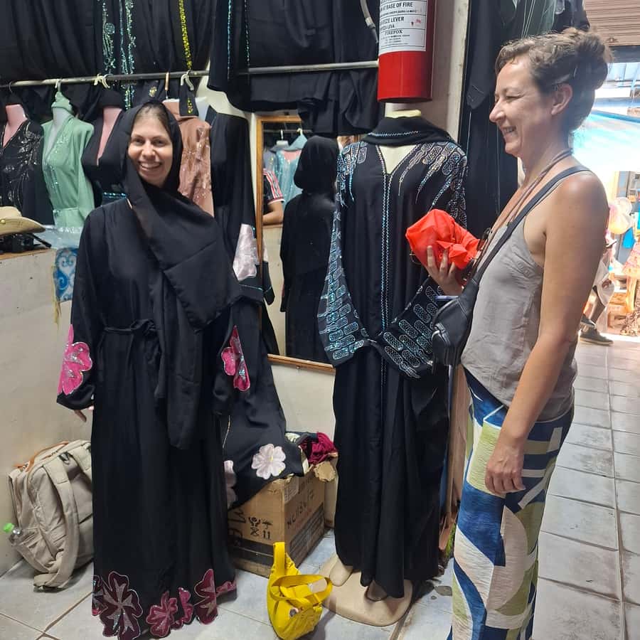 MOMBASA:FortJesus,OldTown,SpiceMarket, Shiva Temple DayTour. - Spice Market stop: colors and smells, plus questions you can actually ask