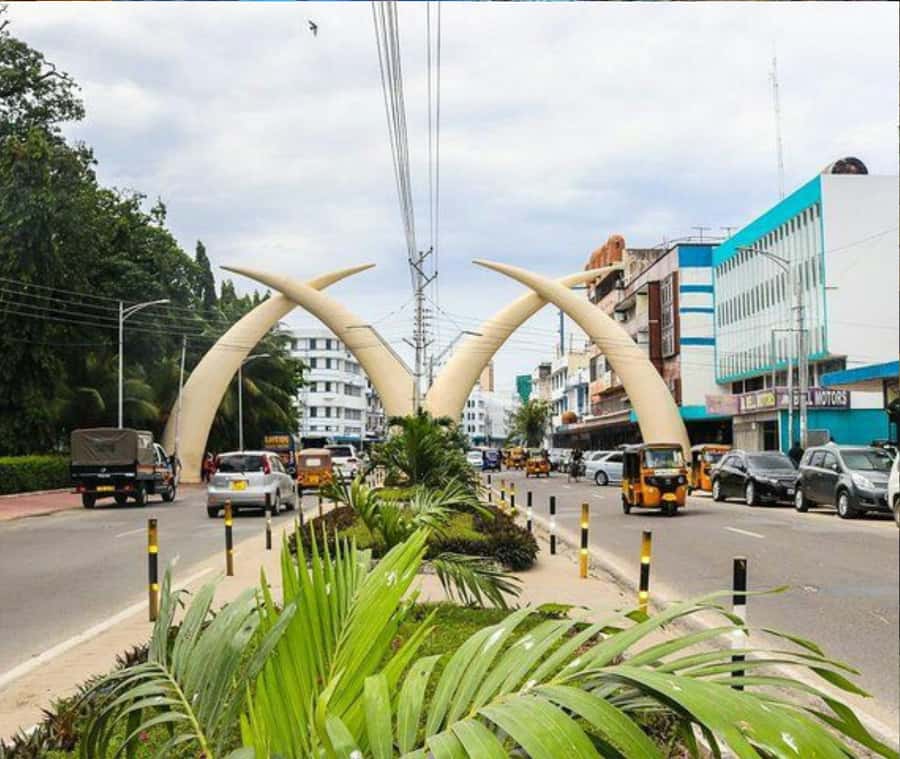 Mombasa: Historical Guided city tour. Old town, Fort Jesus - Meeting at Pembe Za Ndovu, then straight to Fort Jesus