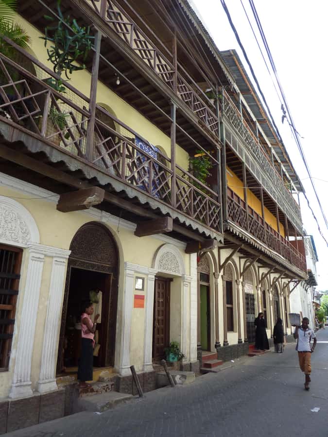 Mombasa: Historical Guided city tour. Old town, Fort Jesus - FAQ