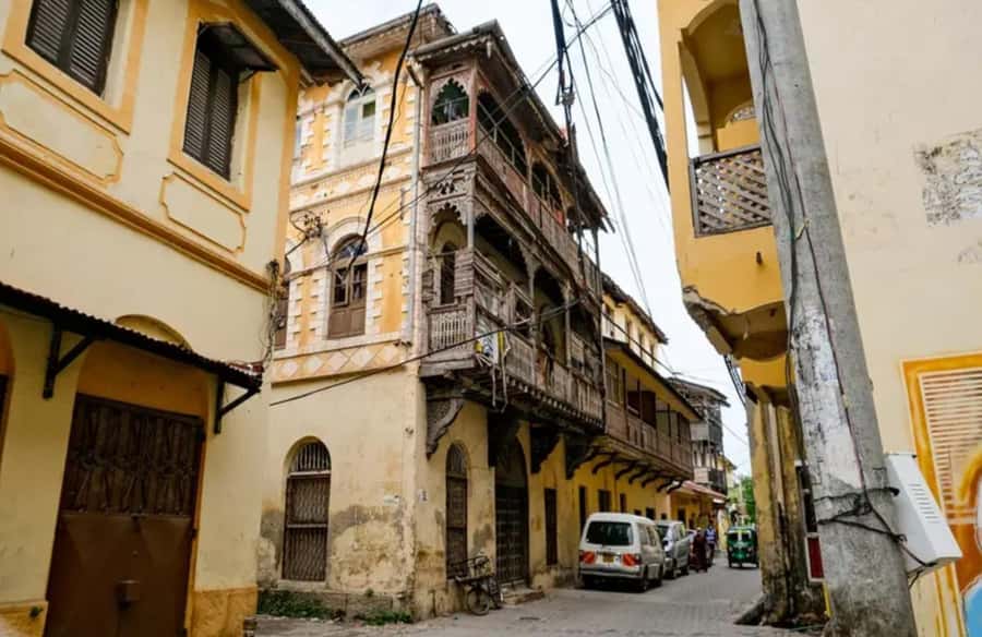 Mombasa: Historical Guided city tour. Old town, Fort Jesus - Fort Jesus Museum: Portuguese stone, strategic stakes