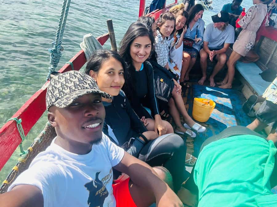 Mombasa walking tour - Guide style and why it matters on a short walk
