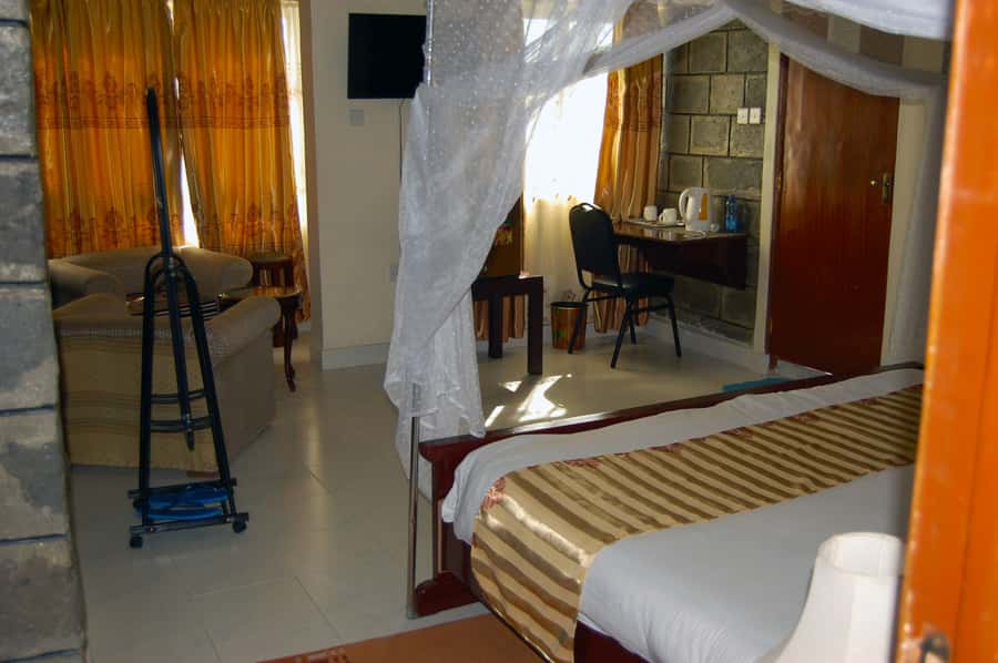 Nairobi: 4 Day Masai Mara and Lake Nakuru Camping Safari - Optional add ons: balloon safari, Maasai village, and Lake Naivasha boat ride