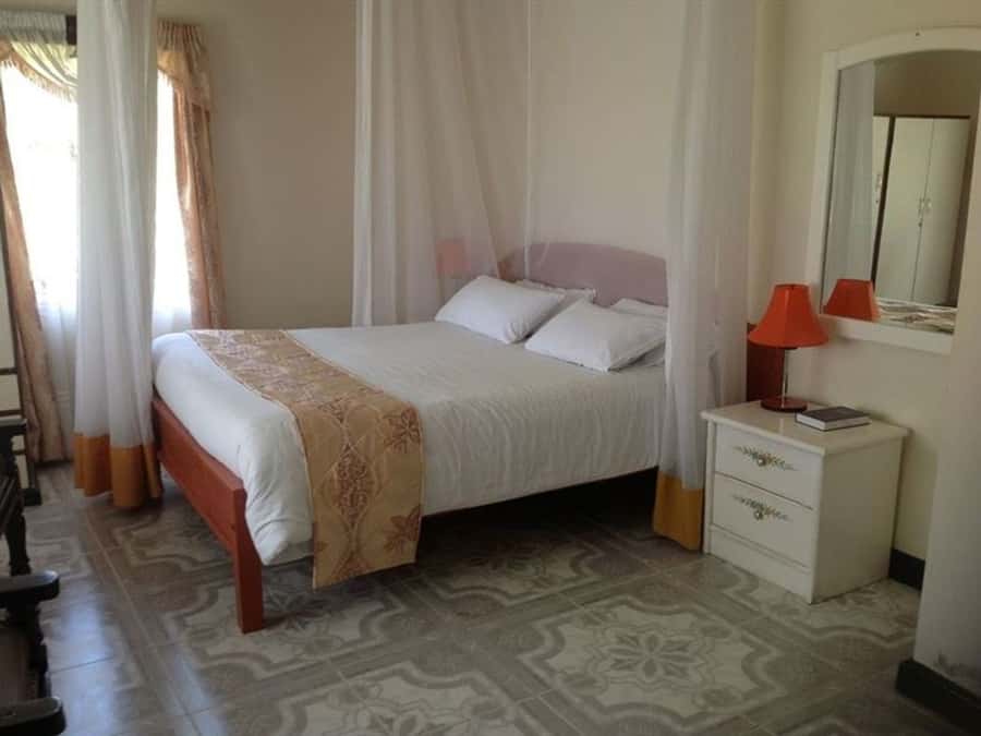 Nairobi: 5 Days Maasai Mara, Nakuru & Naivasha Tour - Comfort on the road: tents in Maasai Mara and hotel nights elsewhere