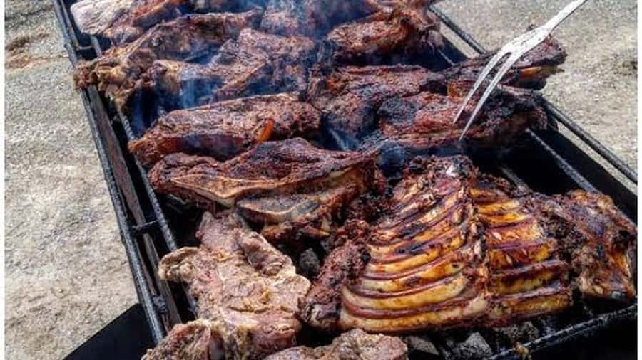 Nairobi: Cabaret Show with Dinner at Safari Park Hotel - Who This Suits Best (And Who Might Skip It)
