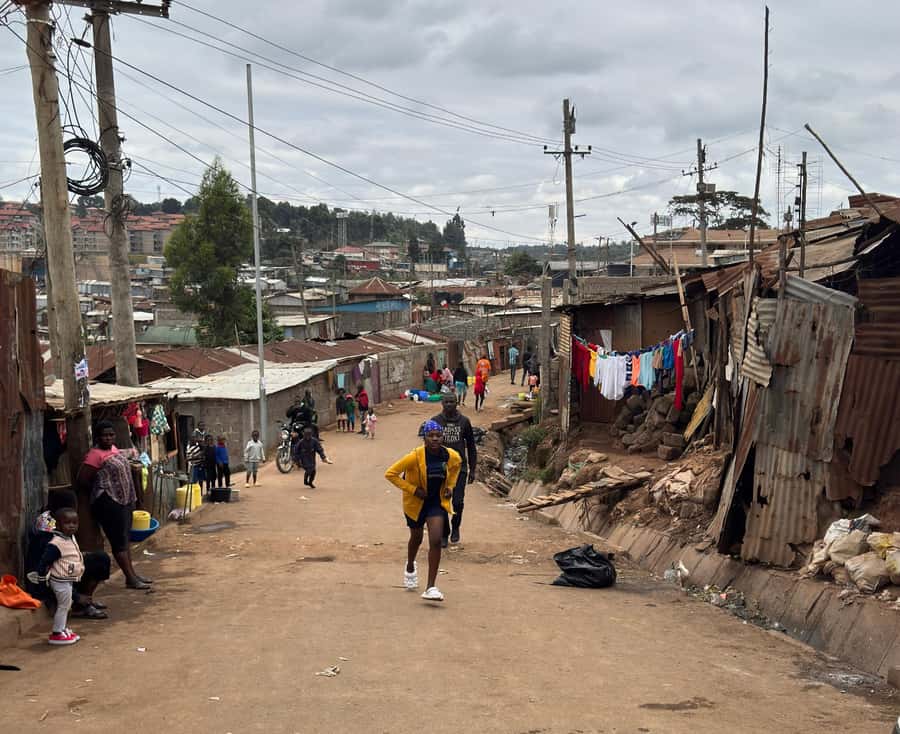 Nairobi: Explore Kibera Slum with Local Guides - Kibera Handicrafts Centre: upcycling into jewelry and keepsakes