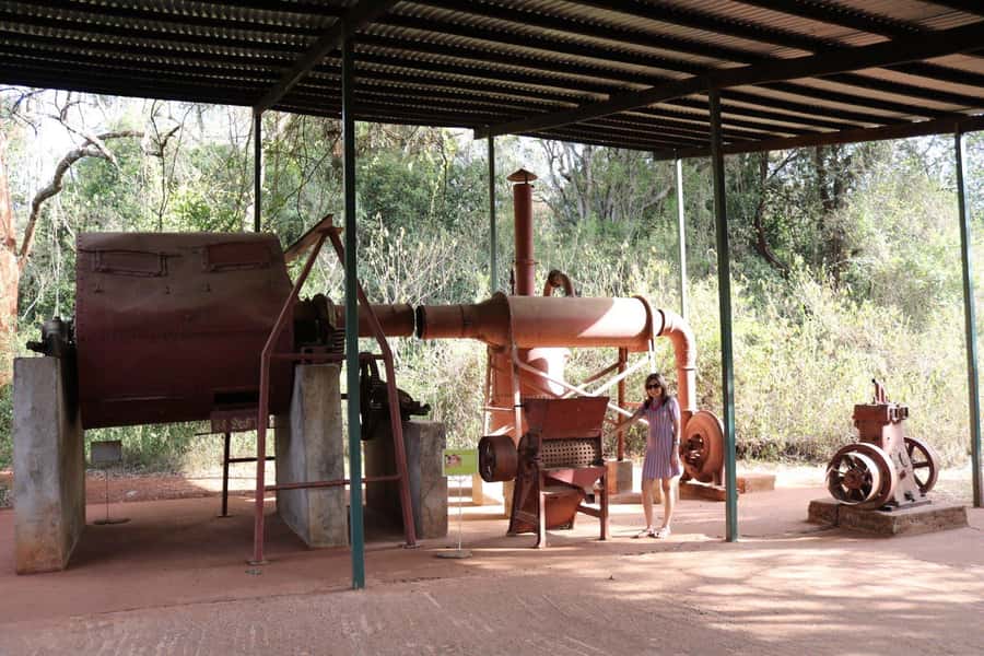 Nairobi Giraffe Center Tour with Karen Blixen & Kobe Beads - Karen Blixen Museum: more than antiques and captions
