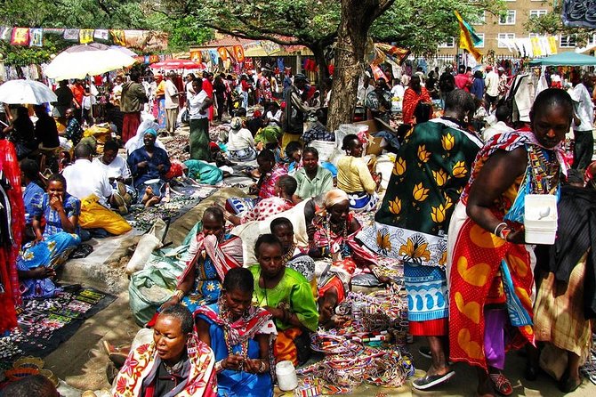 Nairobi Highlight Guided Walking Tour - Getting your bearings at Kenyatta International Conference Centre (KICC)