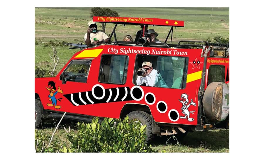 Nairobi: Hop on Hop off and Maasai market Collections Visit - Kibera pass-by: how to approach it safely and respectfully
