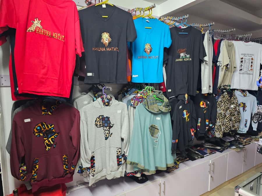 Nairobi: Hop on Hop off and Maasai market Collections Visit - Guides, timing, and why your day can change slightly