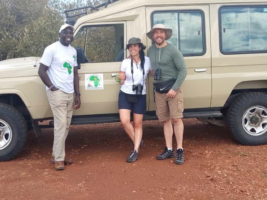 Nairobi National Park, Elephants, Giraffes & Bomas Day Trip - Giraffe Center: Rothschild giraffes and hands-on feeding
