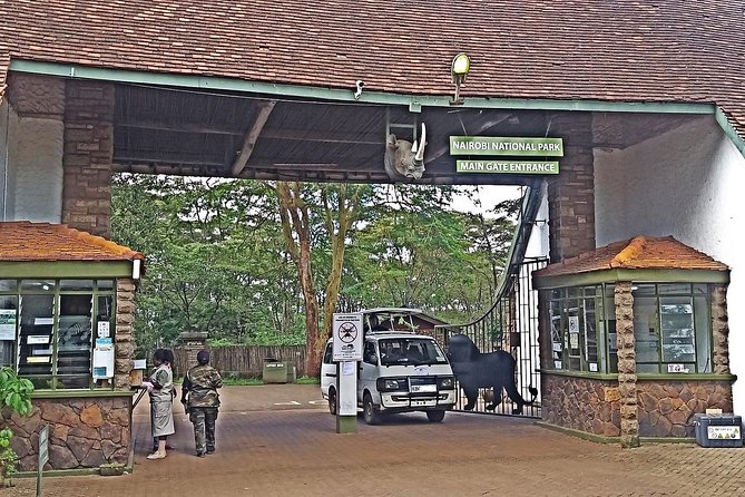 Nairobi National Park Safari Tour - The Safari Vehicle and Guide Power: Seeing More in Less Time