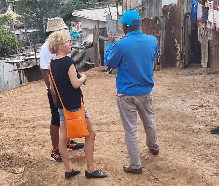 Nairobi: Visit Kibera Slum with a Social Entrepreneur - Stop 3: handicrafts built from recycling