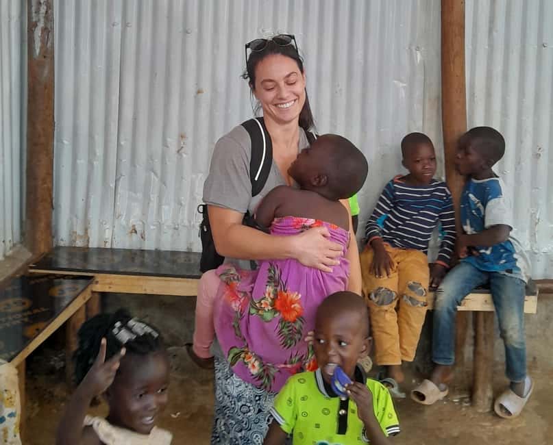Nairobi: Volunteer at KCOOP Children’s Centre in Kibera Slum - Feeding time: the simplest task that often helps the most