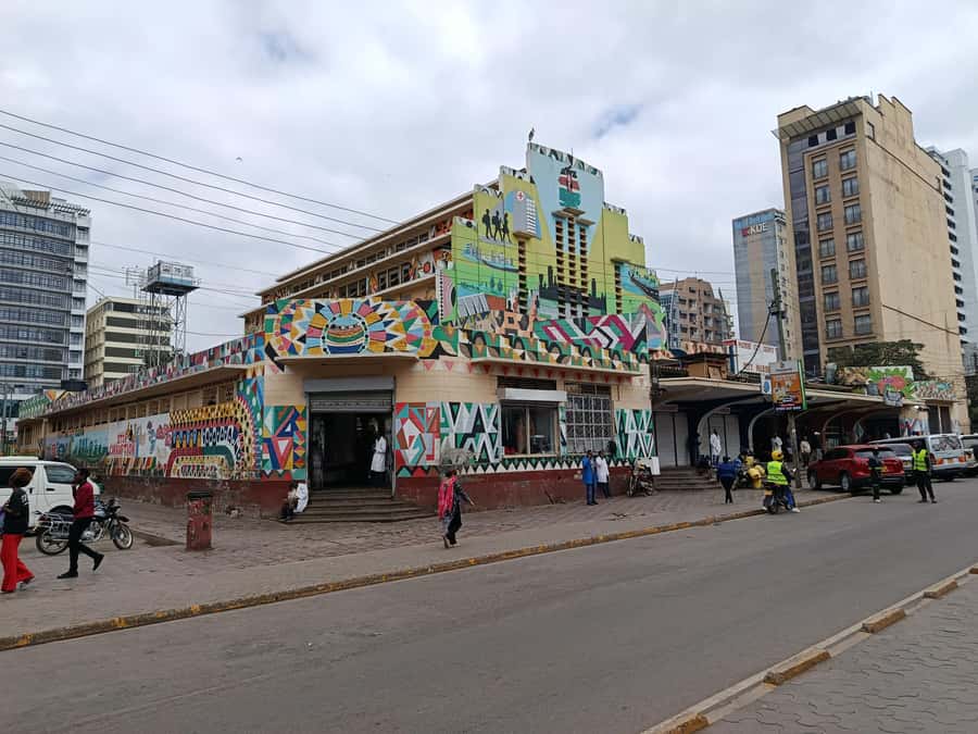 Nairobi Walking Tour, GiraffeCentre & Souvenir Shopping Tour - Utamaduni Craft Centre: Buying Kenyan-Made, Not Just Kenya-Printed